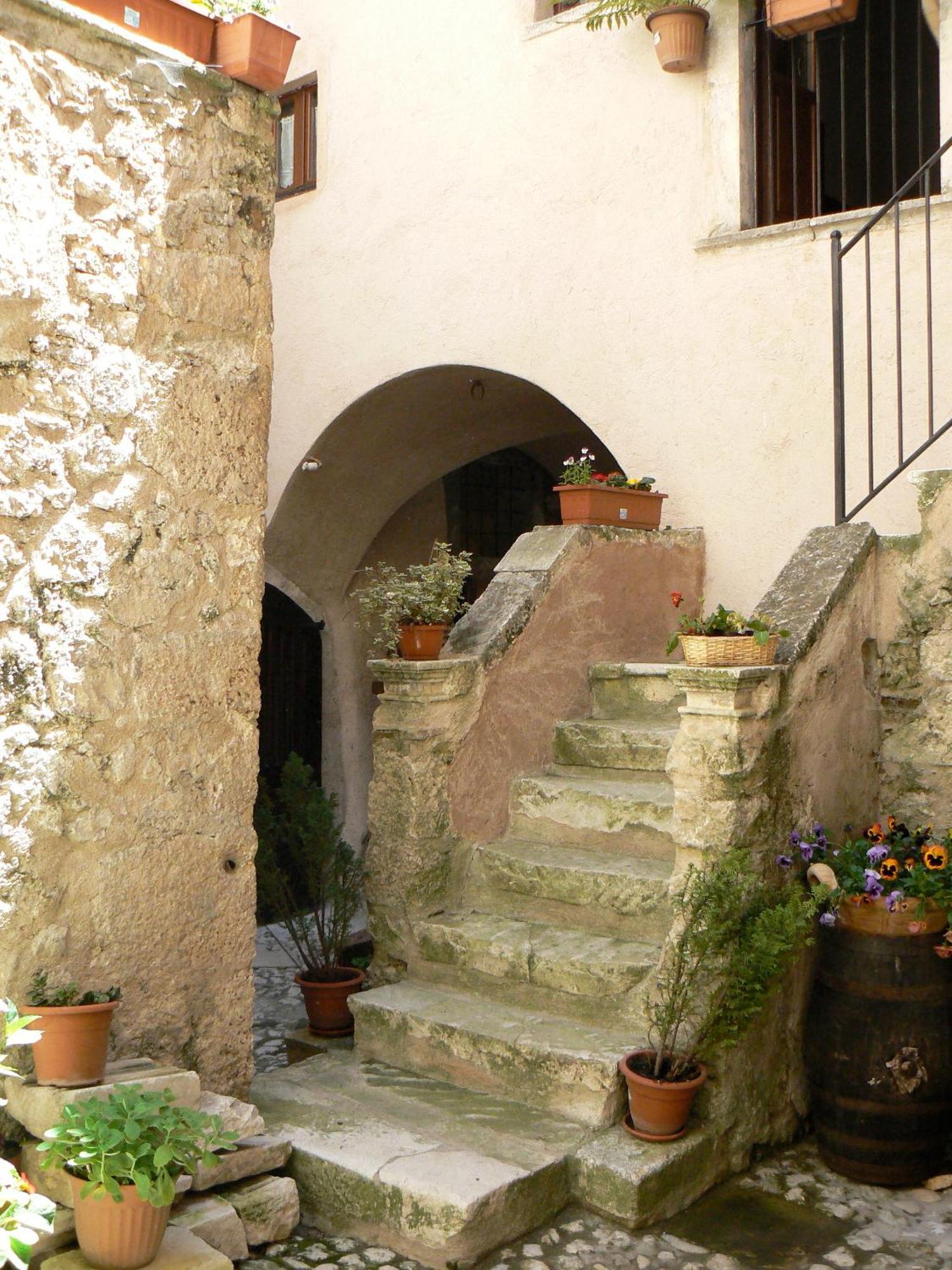 Residence Il Palazzo Santo Stefano Di Sessanio Exterior photo
